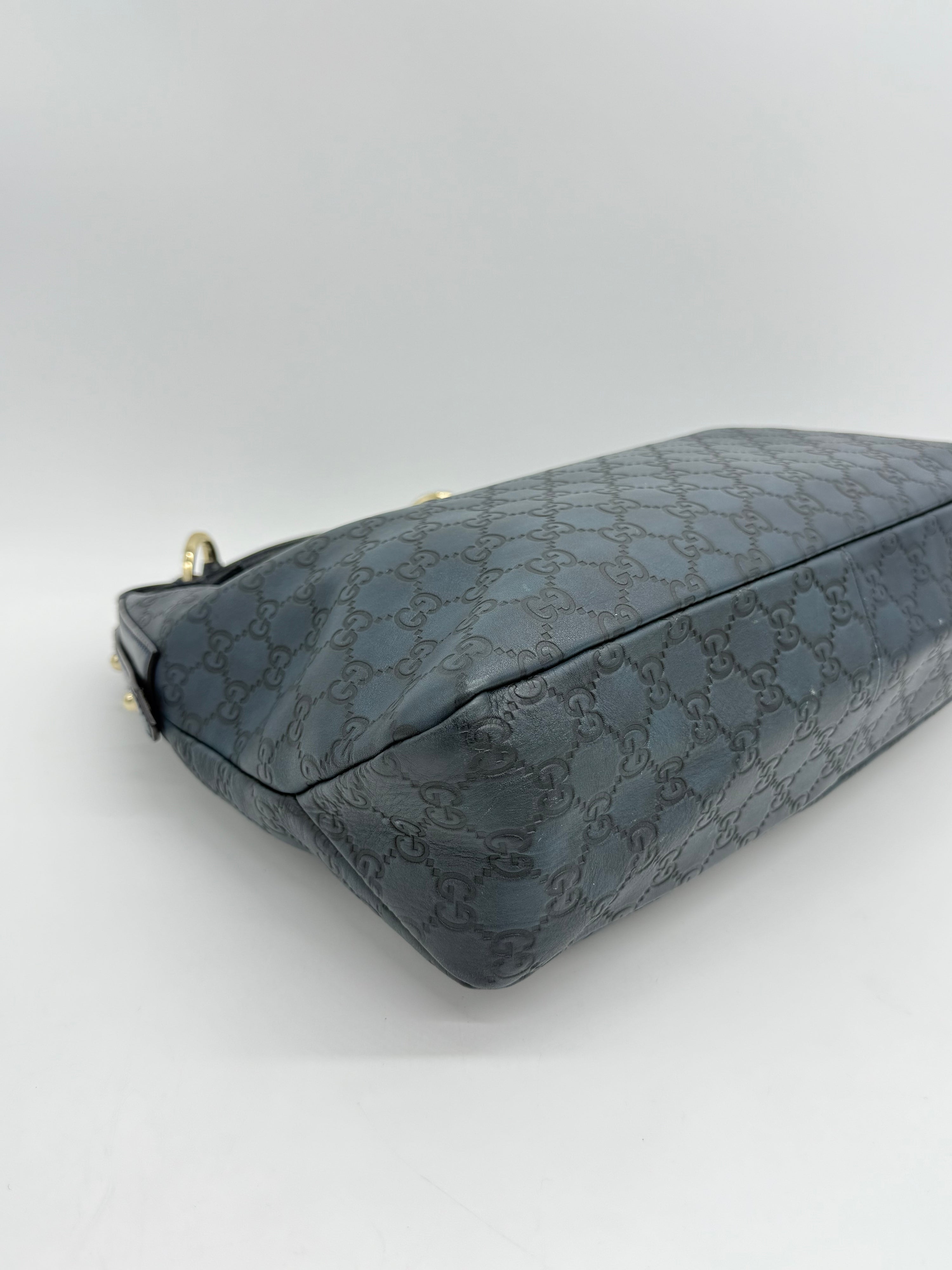 Gucci Hobo GG Signature