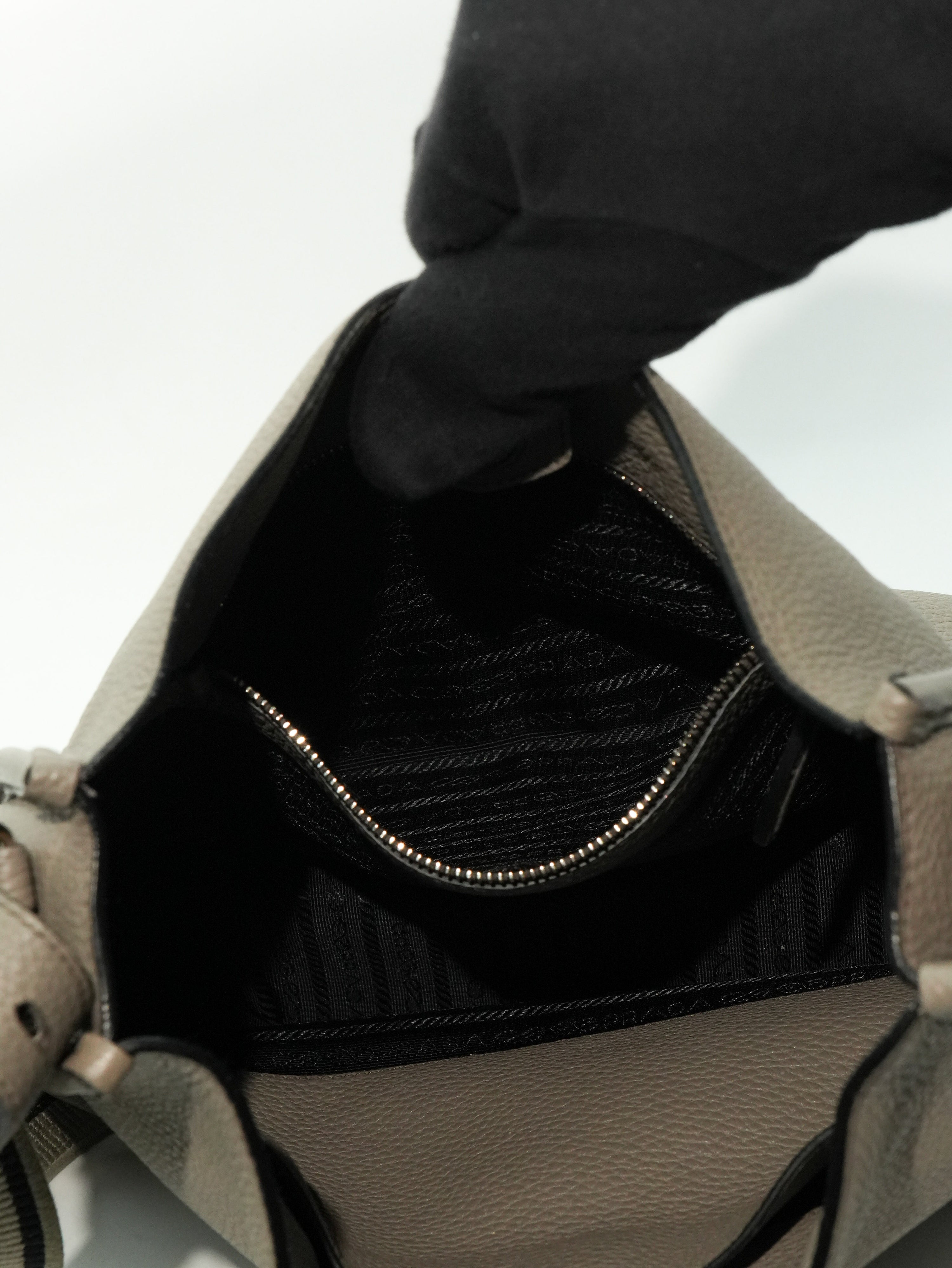 Prada Borsa a Tracolla in Pelle