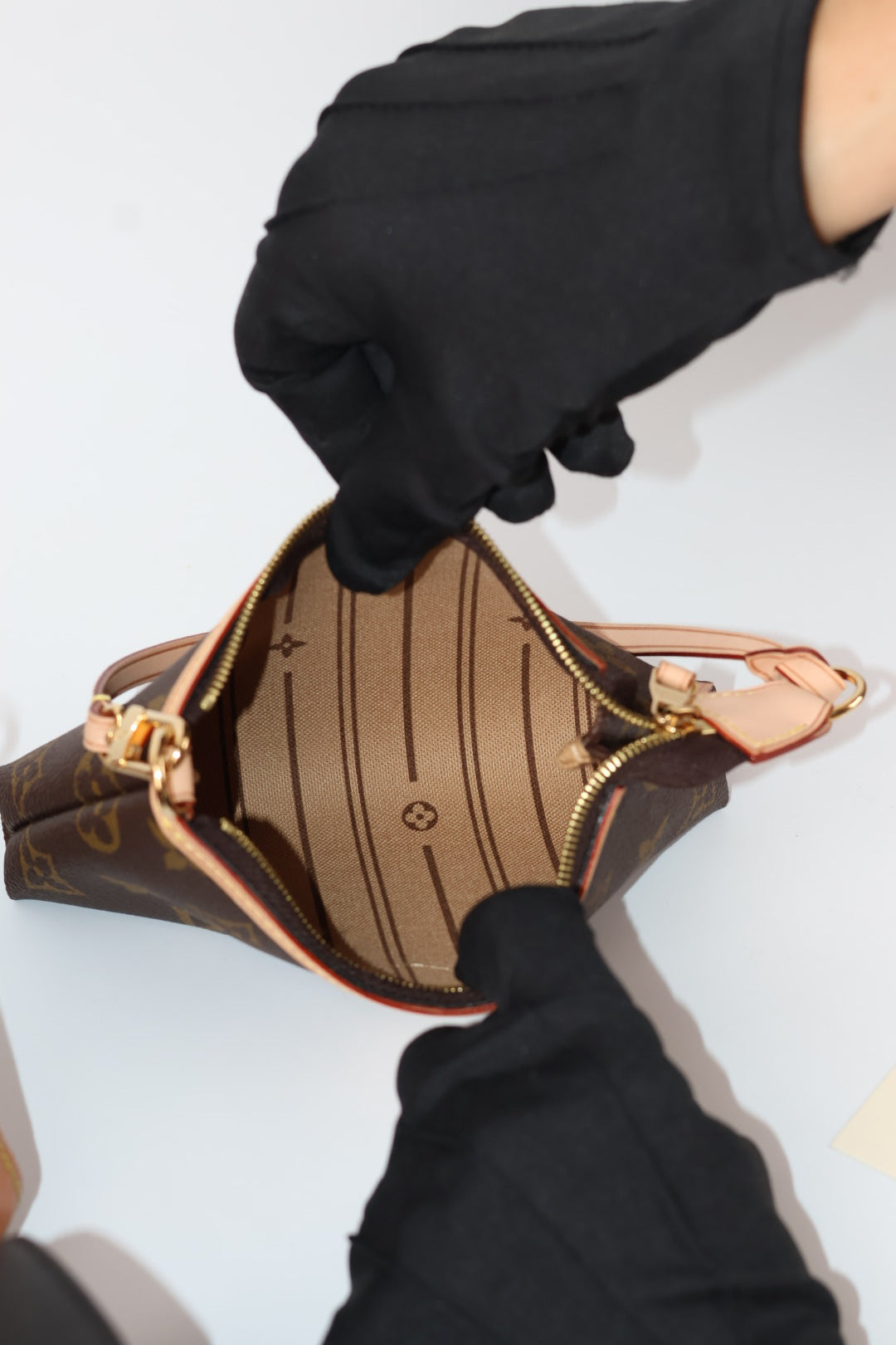 Louis Vuitton Pochette Delightful Monogram