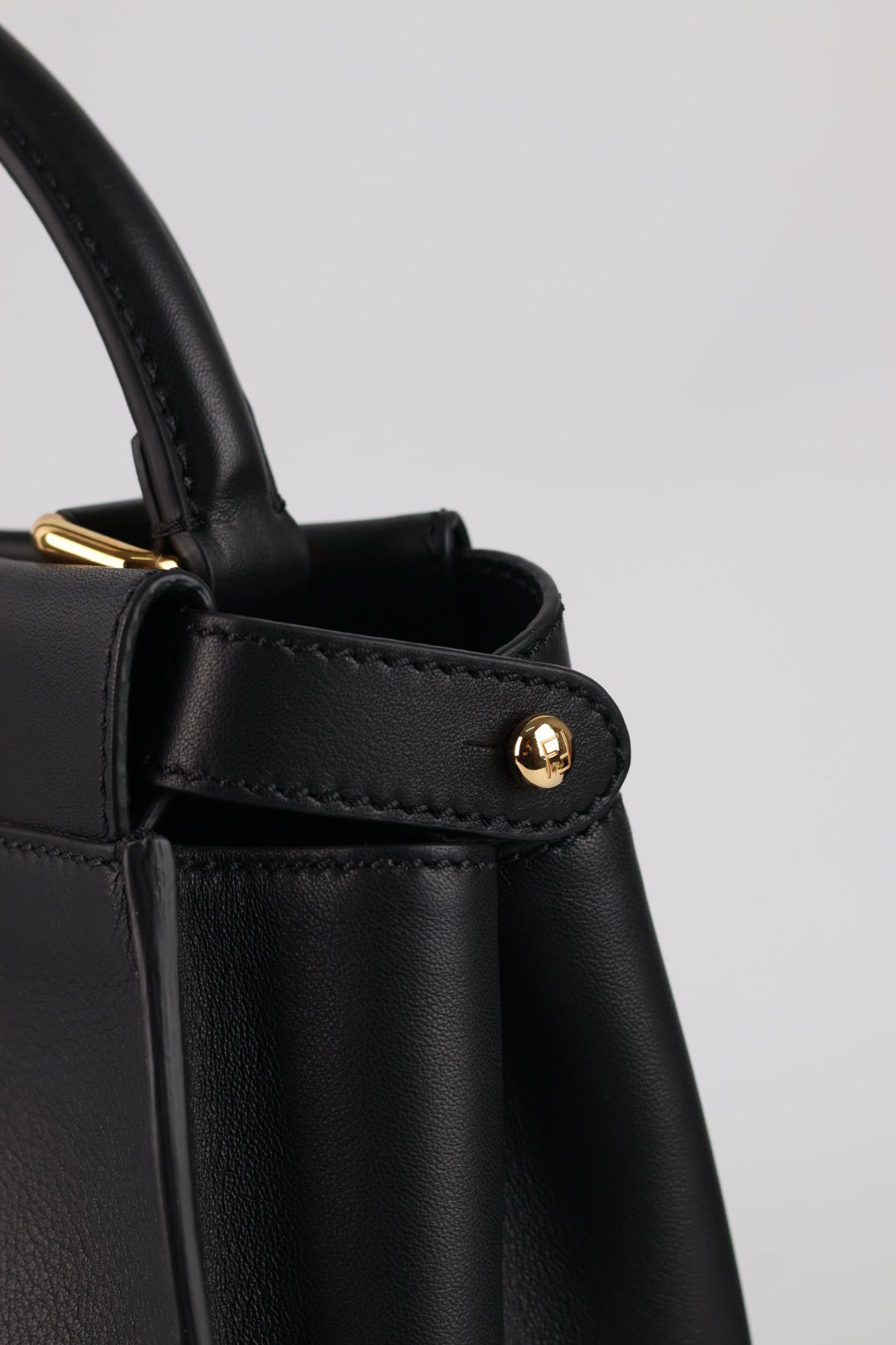 Fendi Peekaboo Media in Pelle