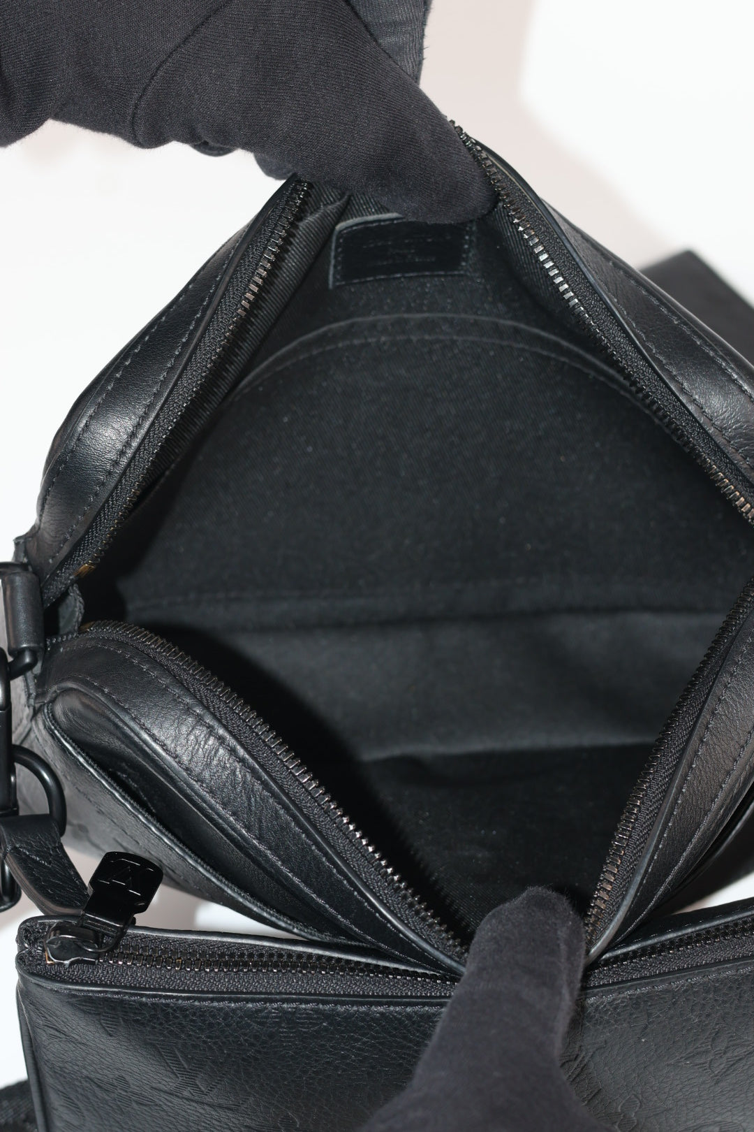 Louis Vuitton Trio Messenger Shadow