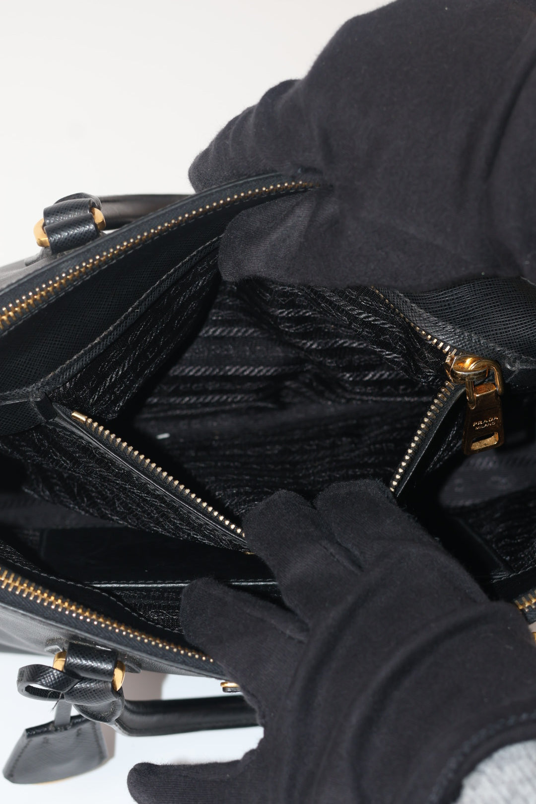 Prada Galleria Media Saffiano