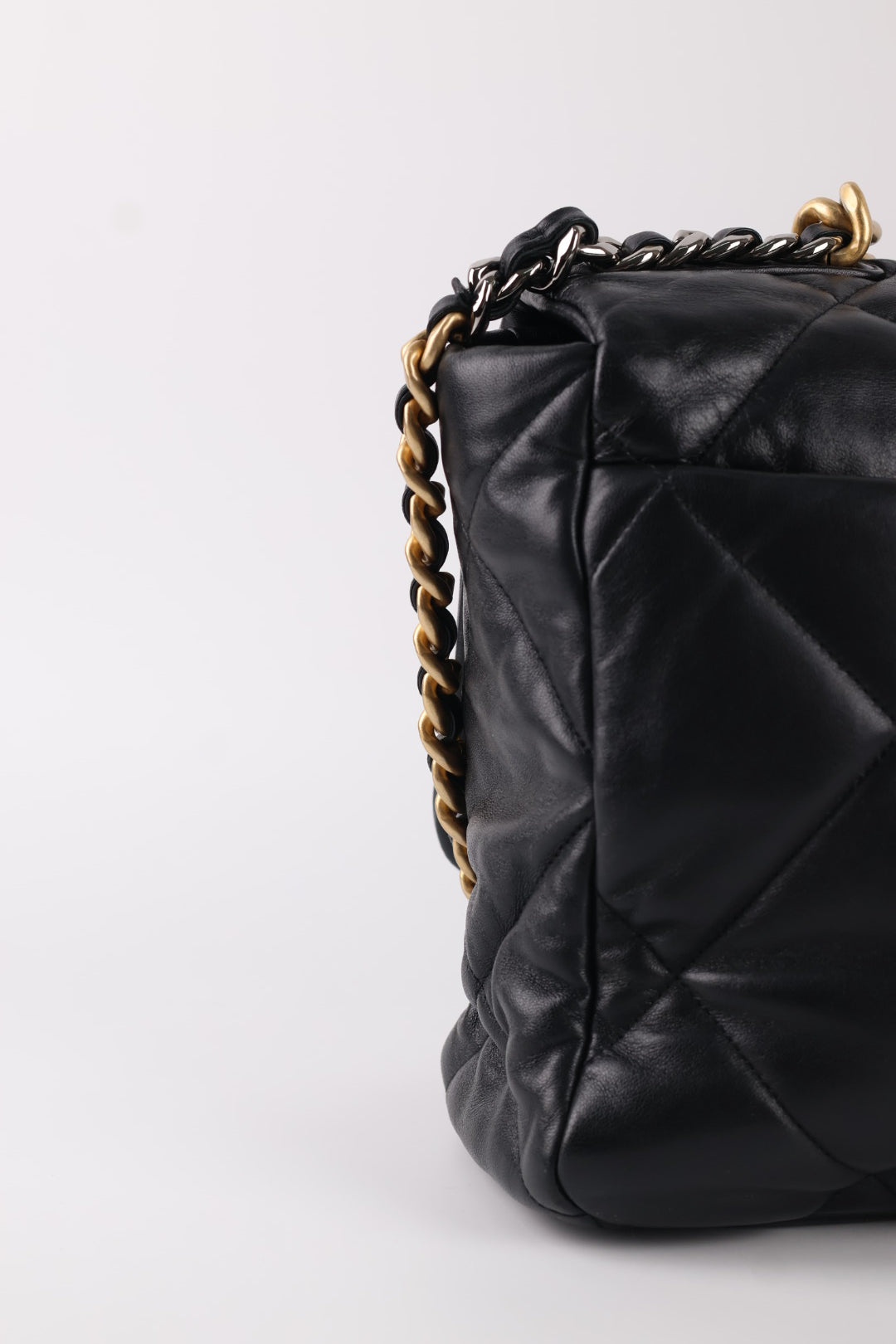 Chanel 19 Large in Pelle