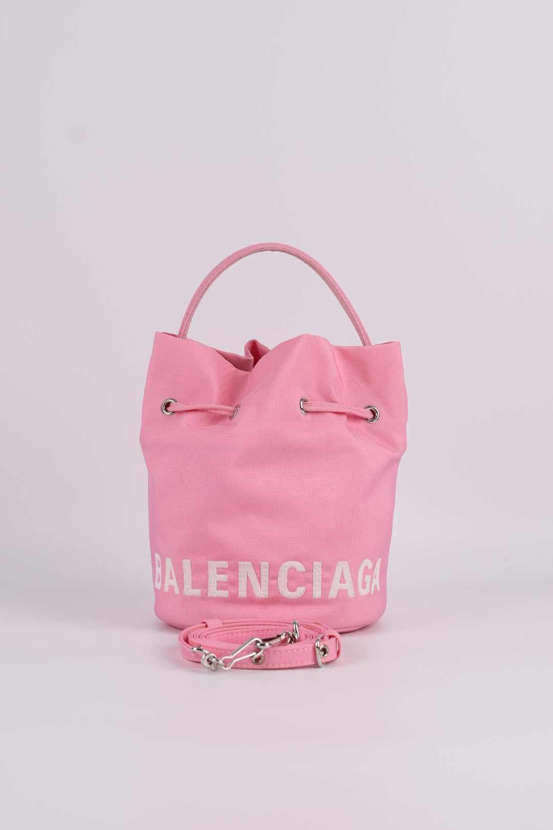 Balenciaga Bucket in Tela