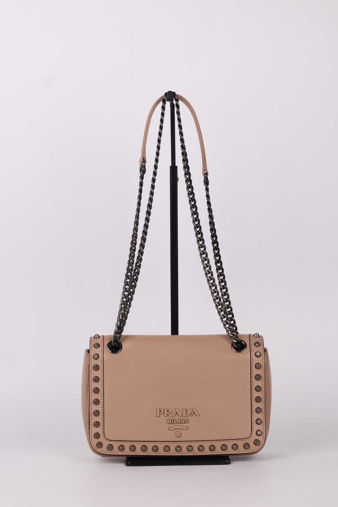 Prada Pattina Borchie in Pelle