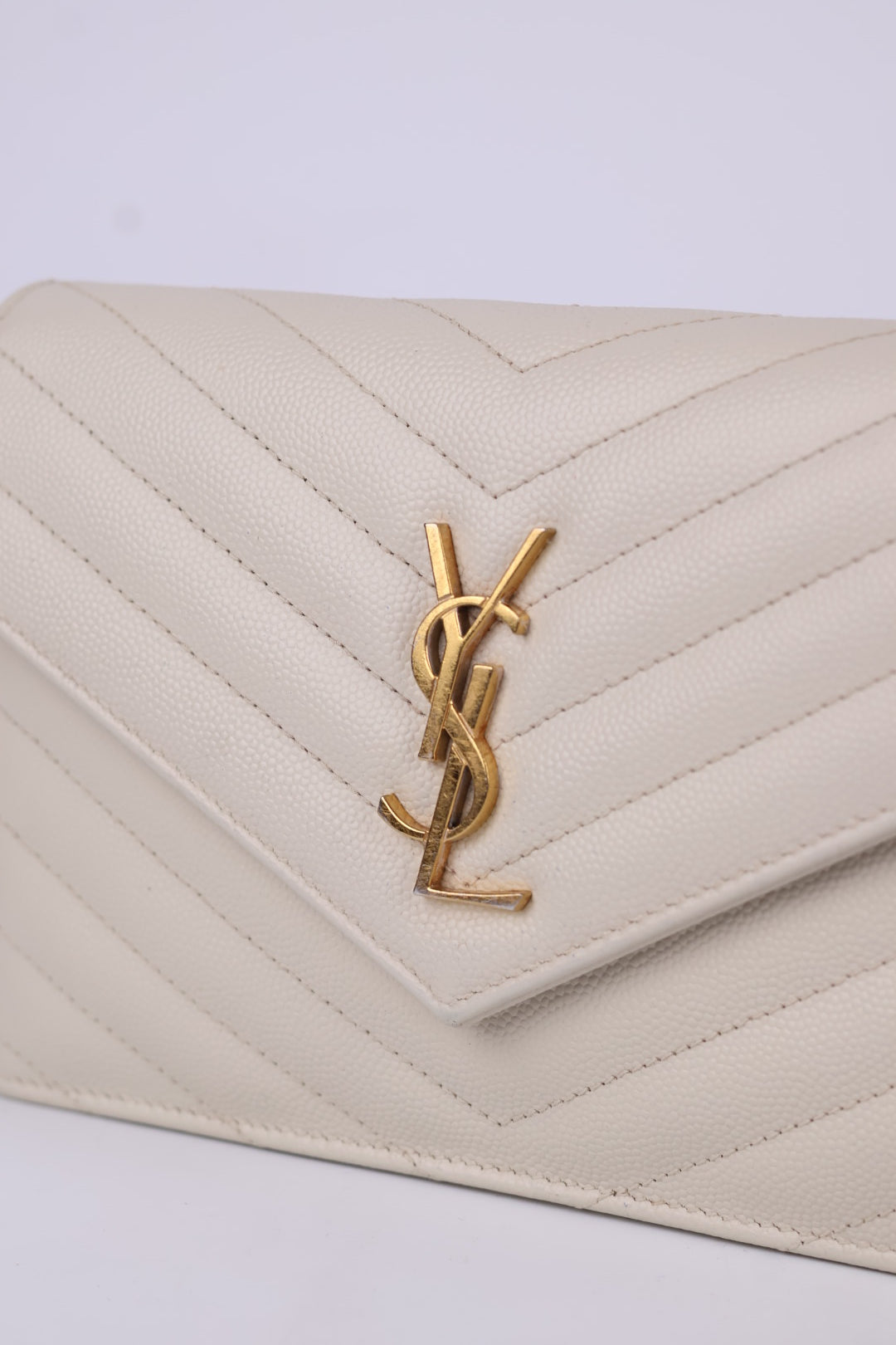 Saint Laurent Envelope Cassandre con Catena