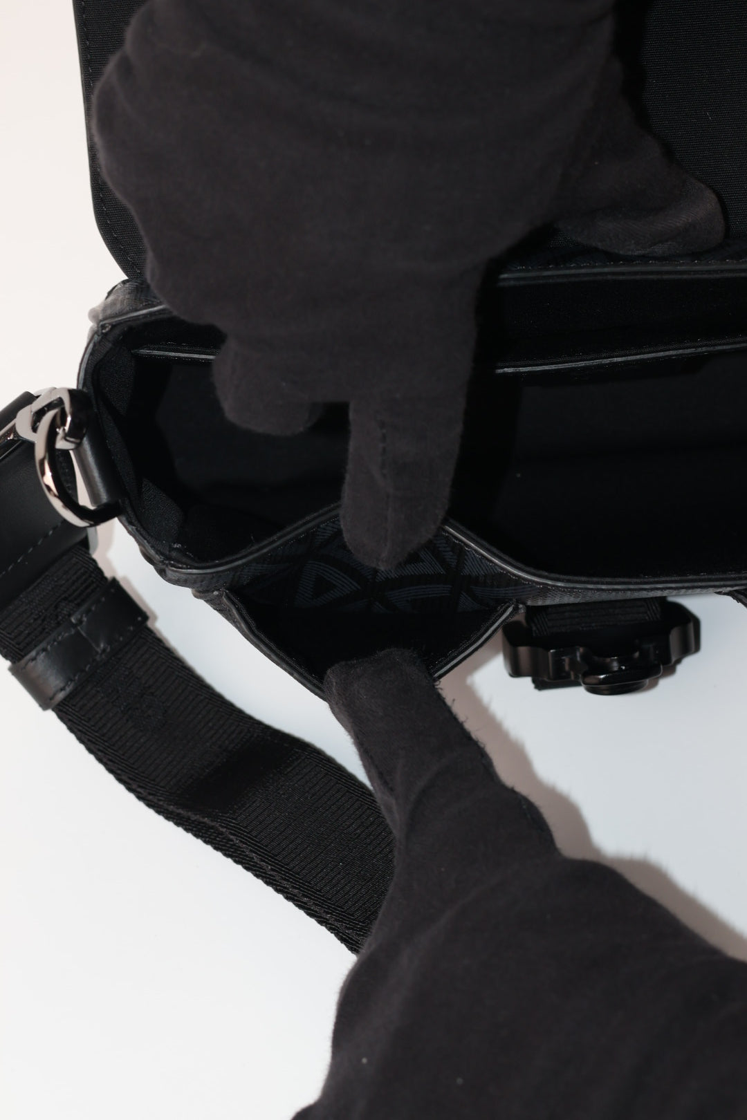 Dior Messenger Hit the Road Diamond
