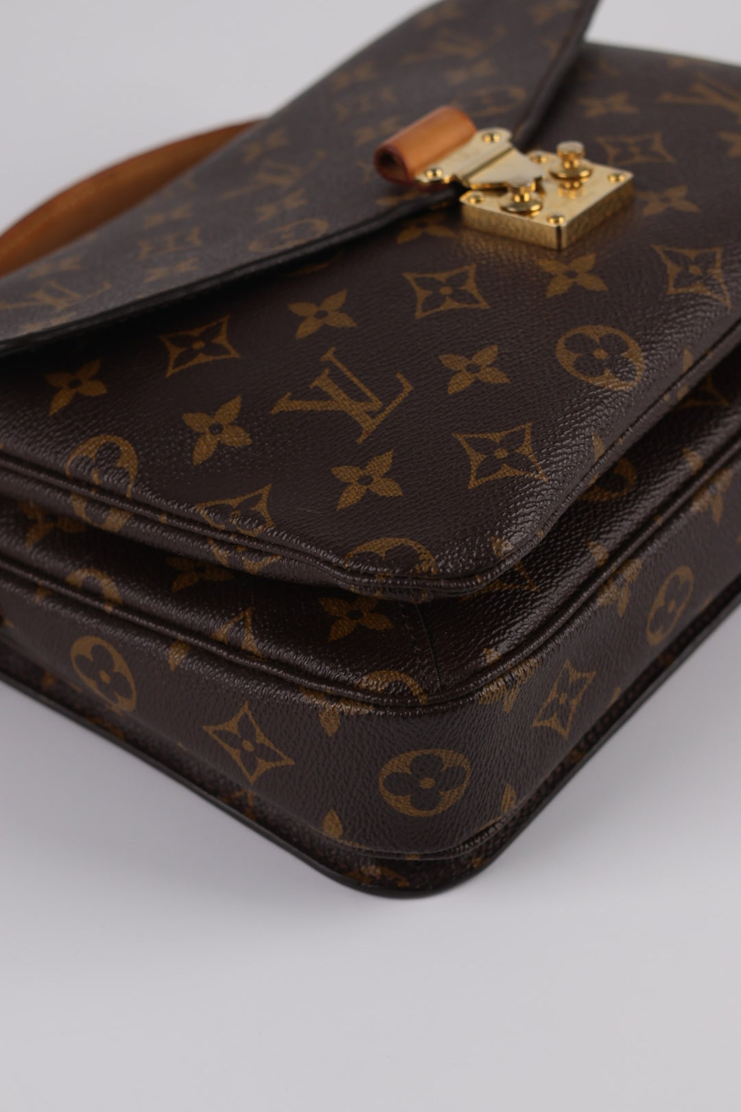 Louis Vuitton Métis Monogram