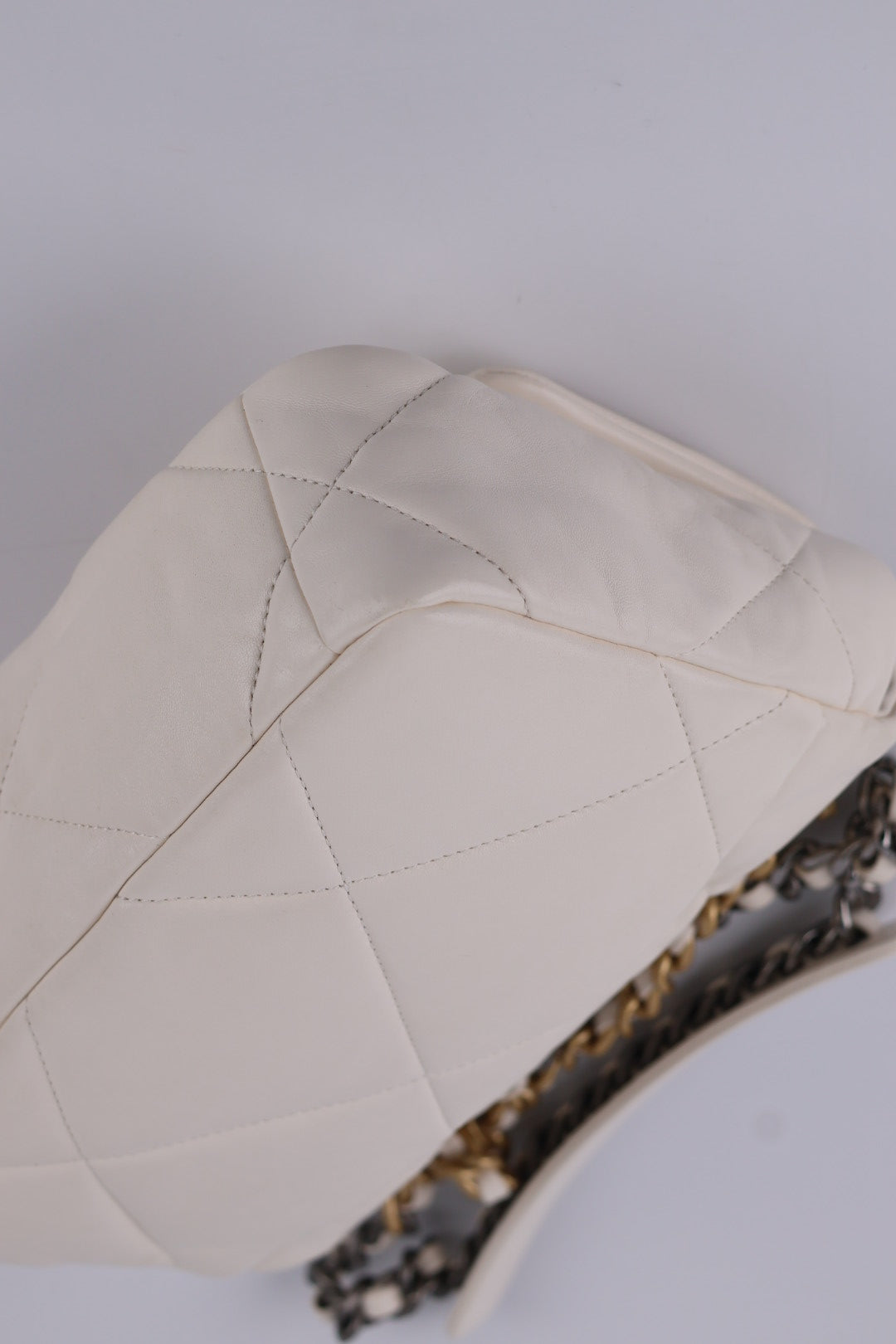 Chanel 19 in Pelle D’Agnello