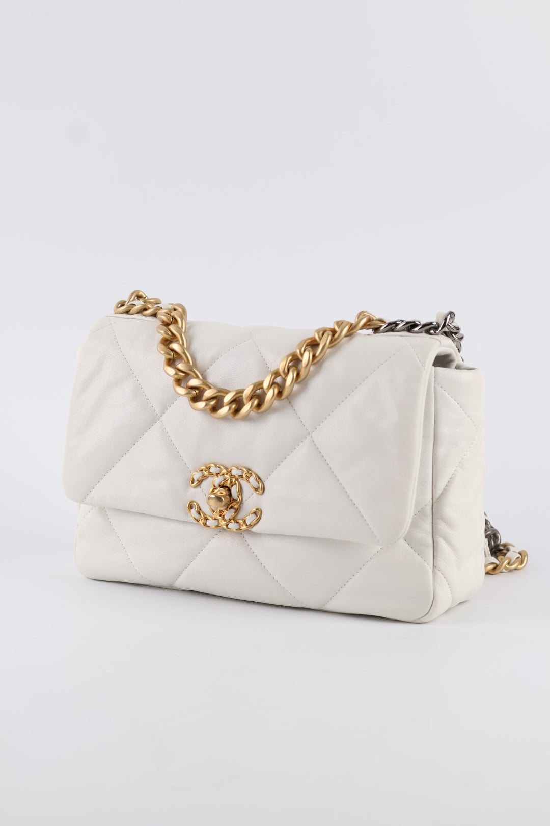 Chanel 19 in Pelle