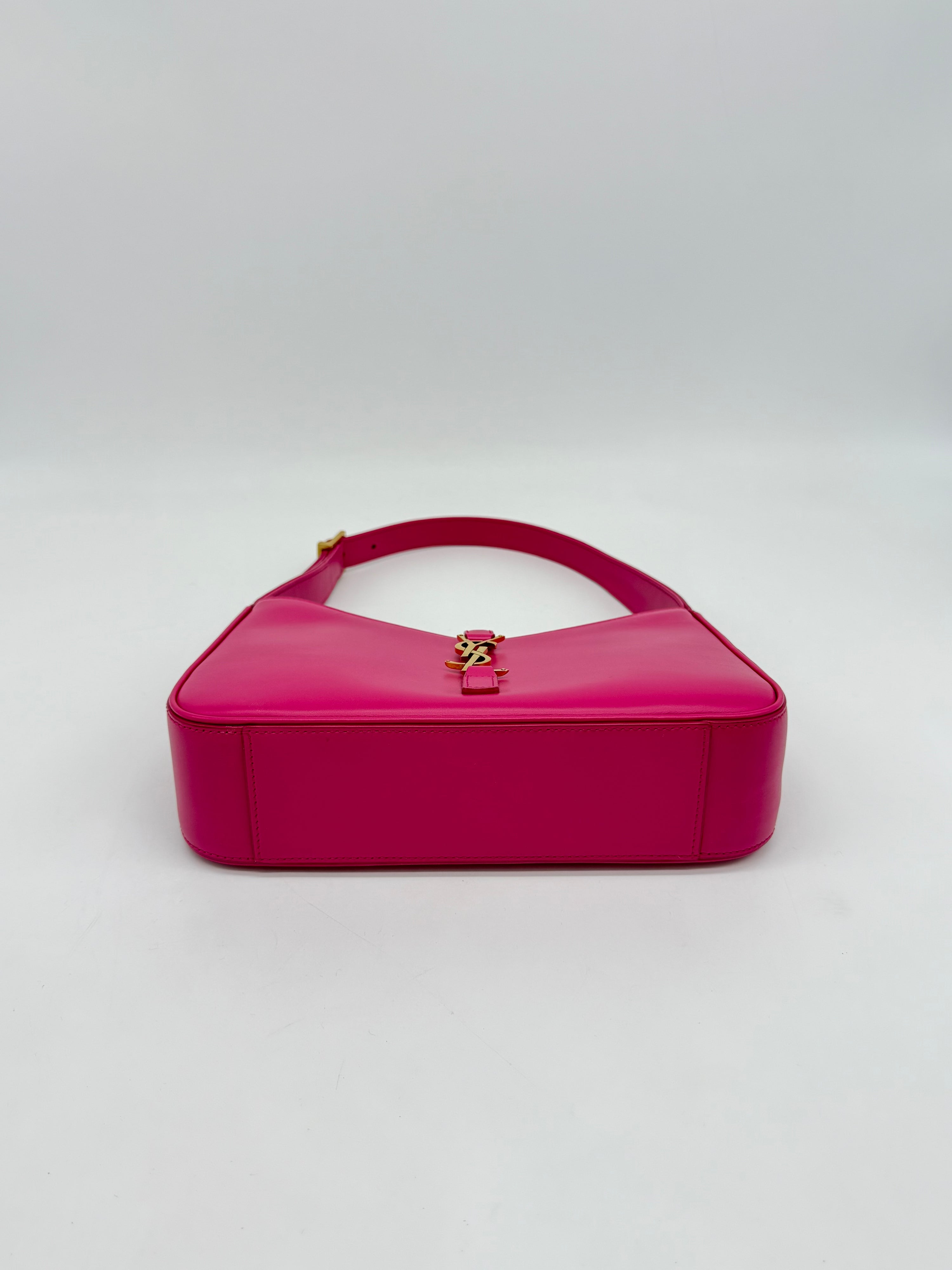 Saint Laurent Hobo le 5 à 7