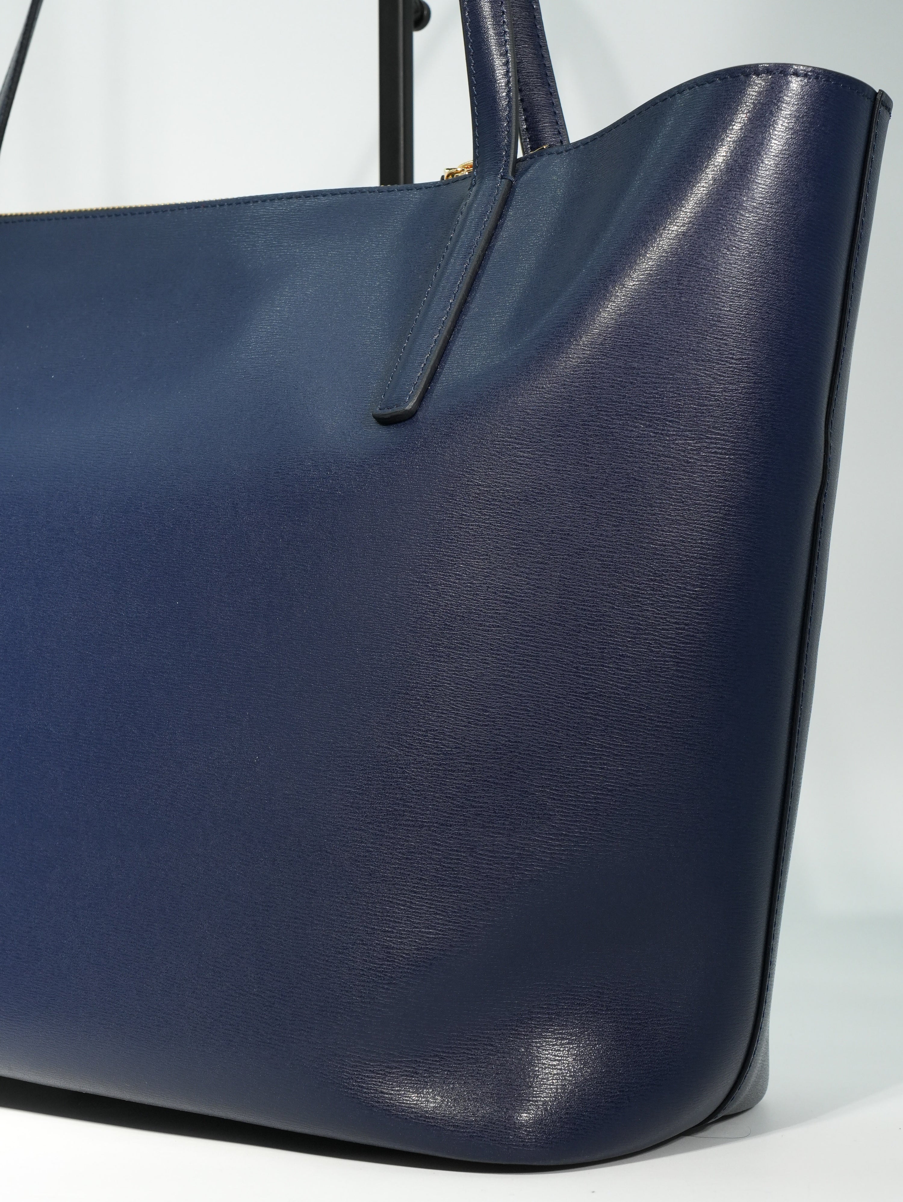 Ferragamo City Tote in Pelle