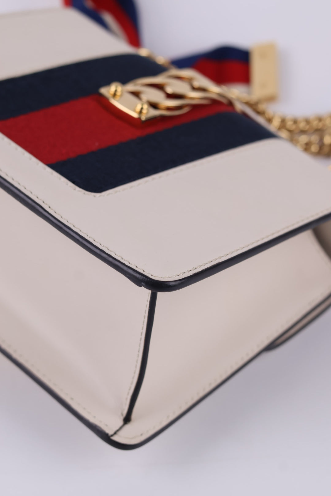 Gucci Sylvie Mini in Pelle