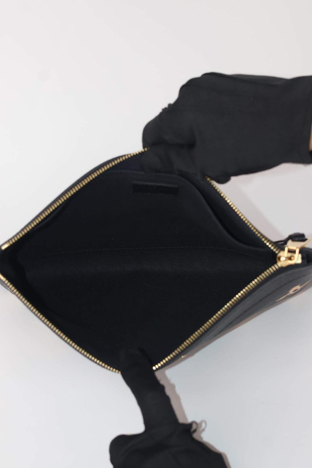 Louis Vuitton Daily Pochette Empreinte