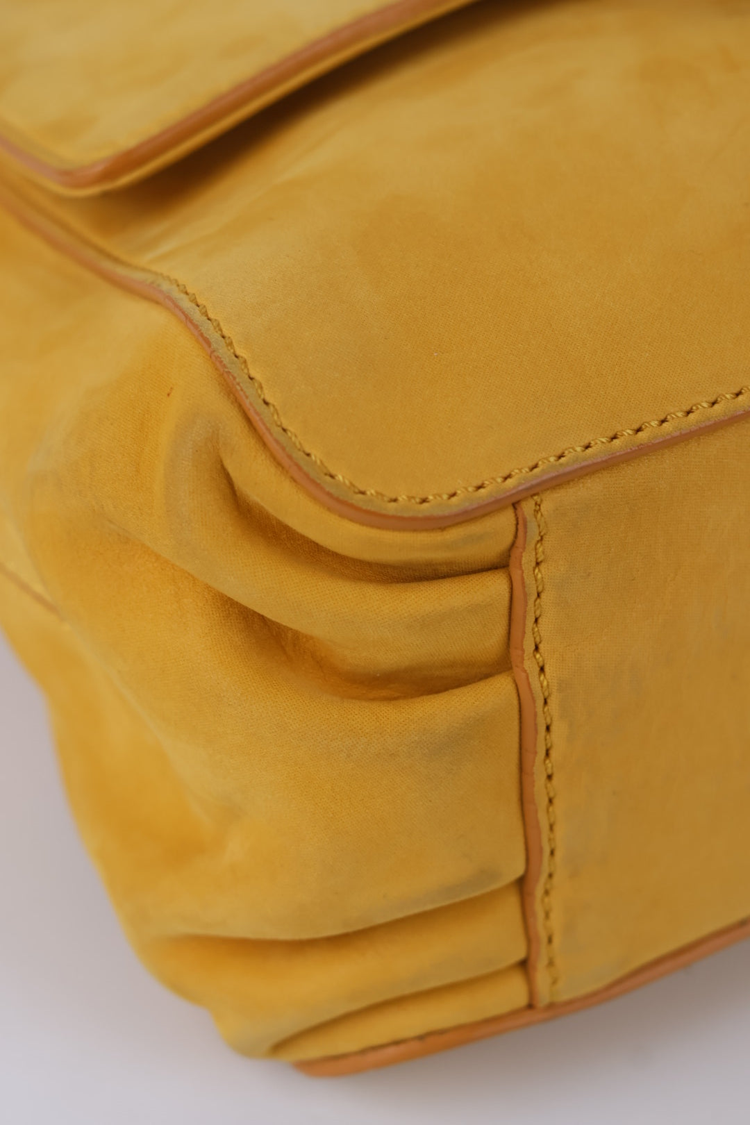 Fendi a Spalla in Suede