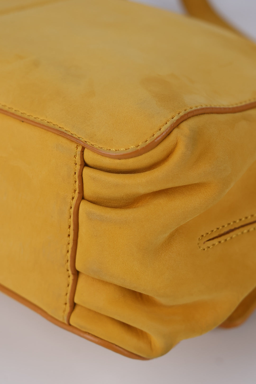 Fendi a Spalla in Suede