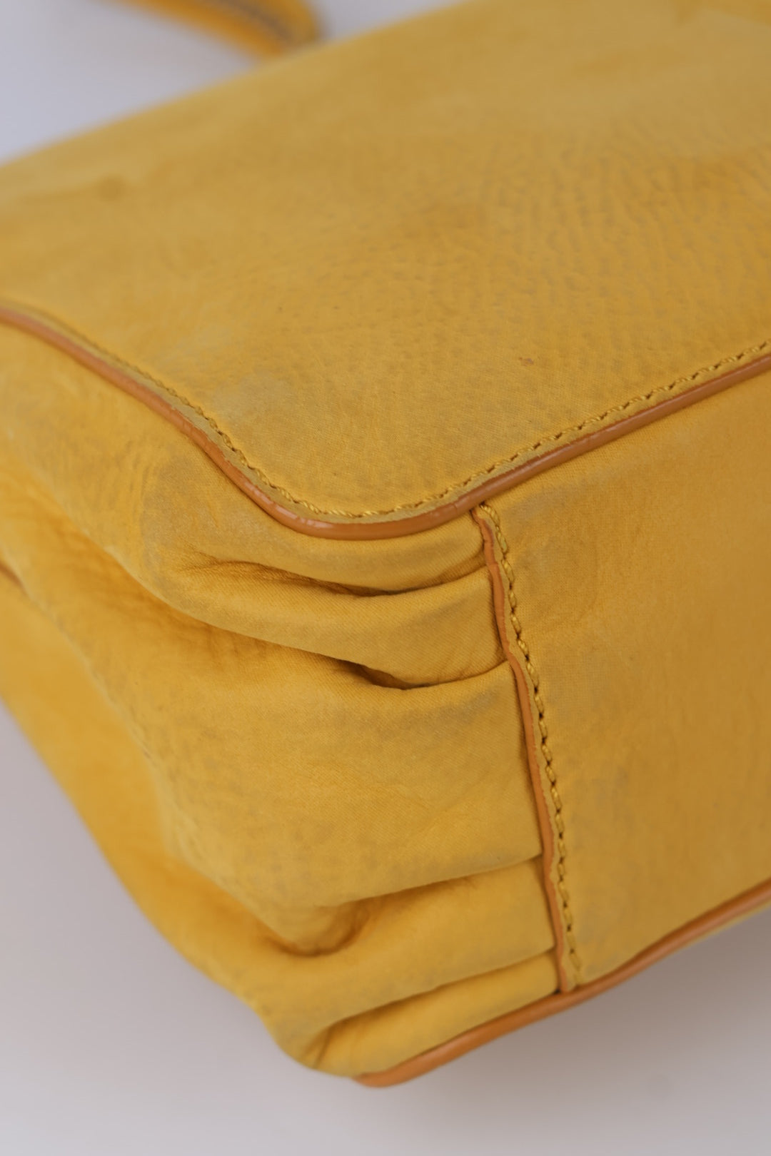 Fendi a Spalla in Suede