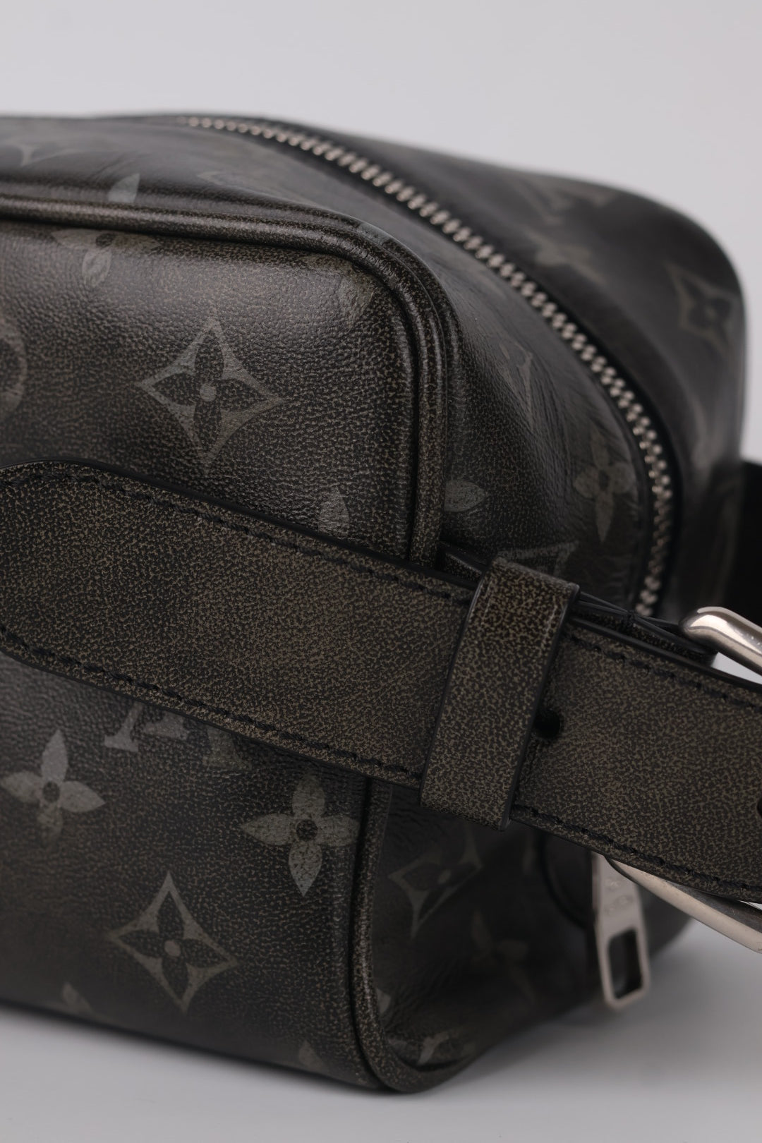 Louis Vuitton Dopp Kit Locker Eclipse