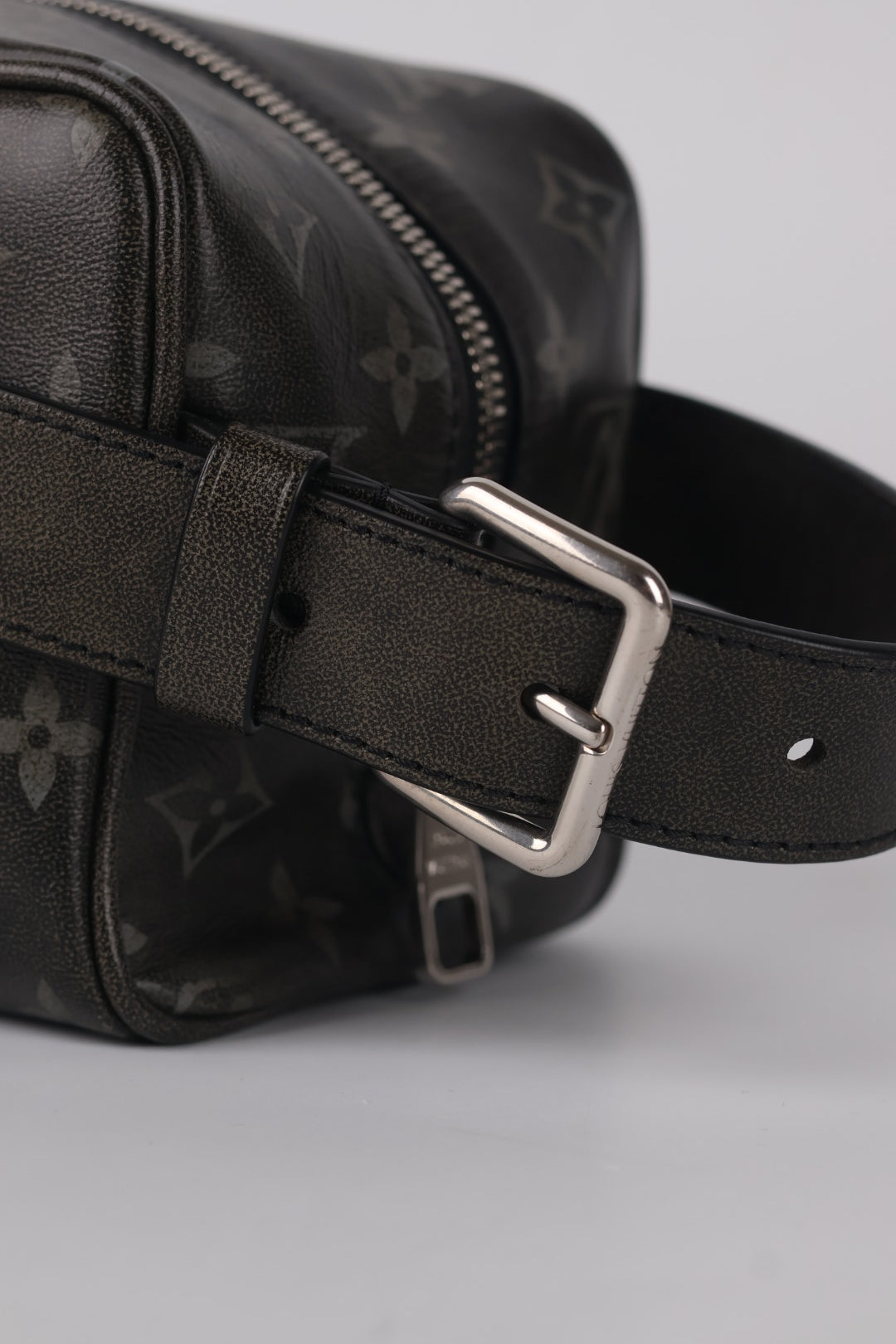 Louis Vuitton Dopp Kit Locker Eclipse