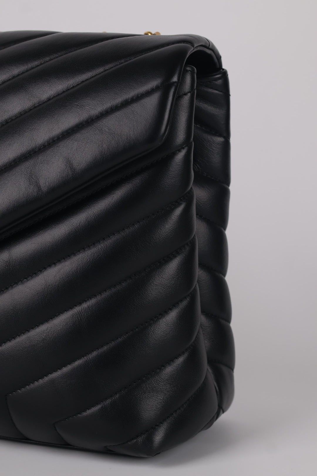 Saint Laurent Lou Lou Media